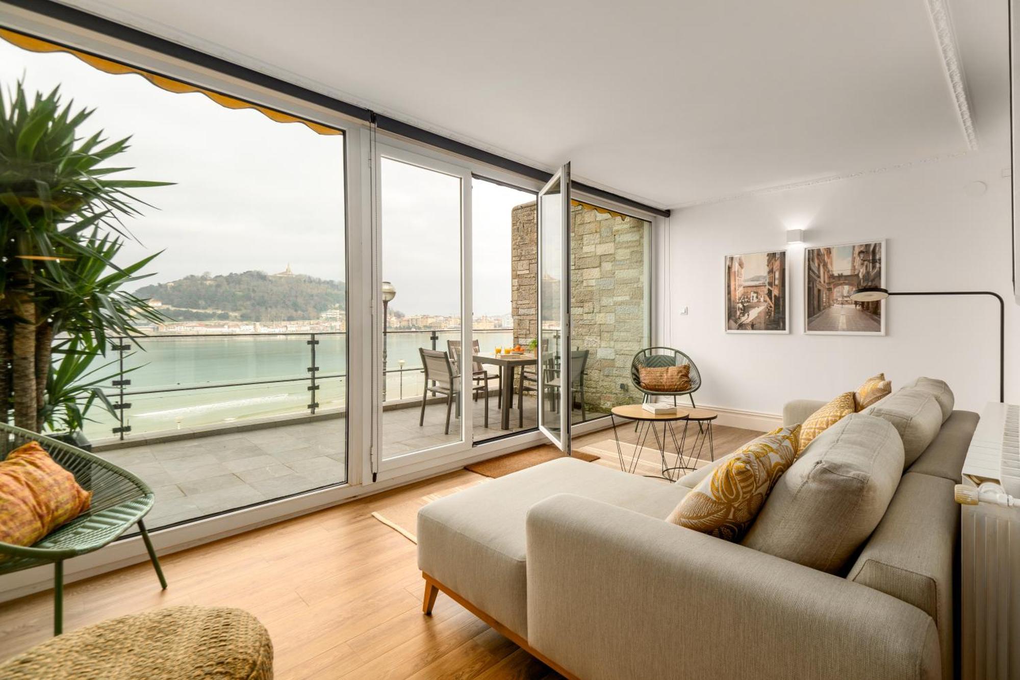 Miraconcha, In Front Of The Beach, Views And Parking * Saint-Sébastien