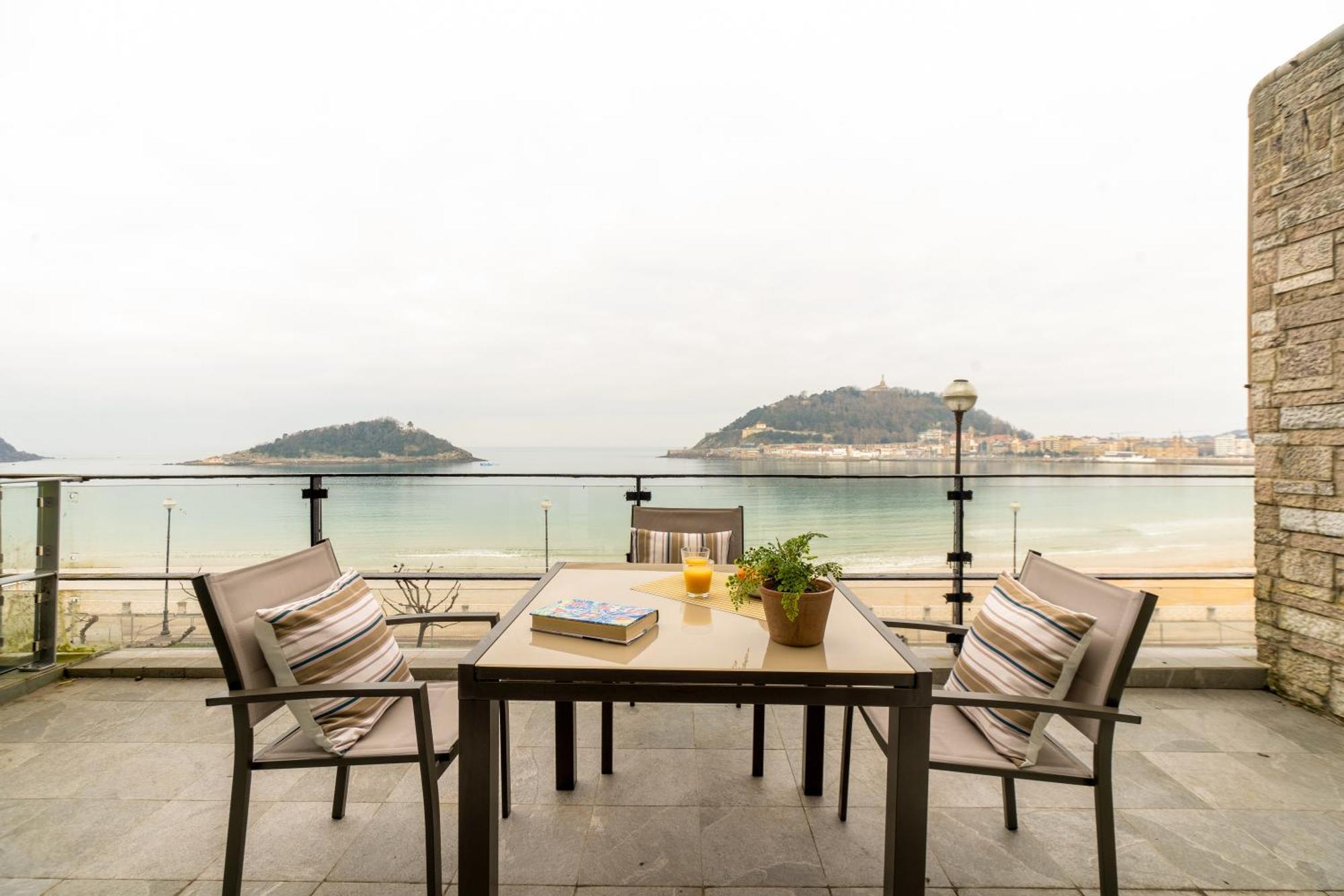 Miraconcha, In Front Of The Beach, Views And Parking * Saint-Sébastien