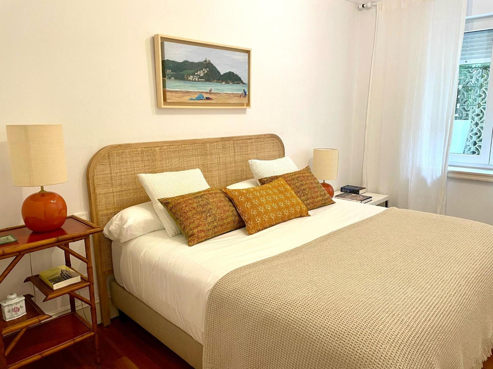 Miraconcha, In Front Of The Beach, Views And Parking Appartement